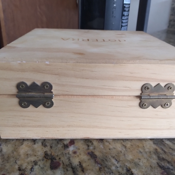 Doterra oil box and small vile keychain bag - Picture 3 of 9